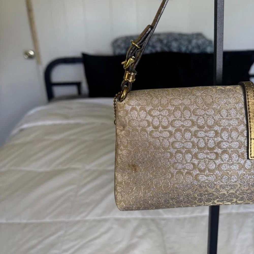 Coach 2003 Hamptons Shimmer Optic gold‎ Signature Demi Shoulder Bag y2k vintag
